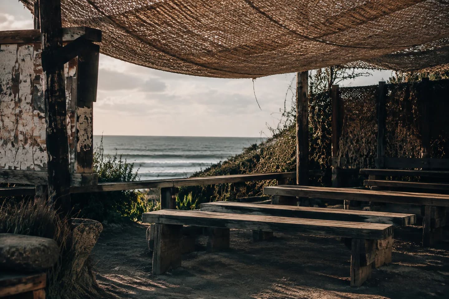 Visual editorial budaya surf Indonesia