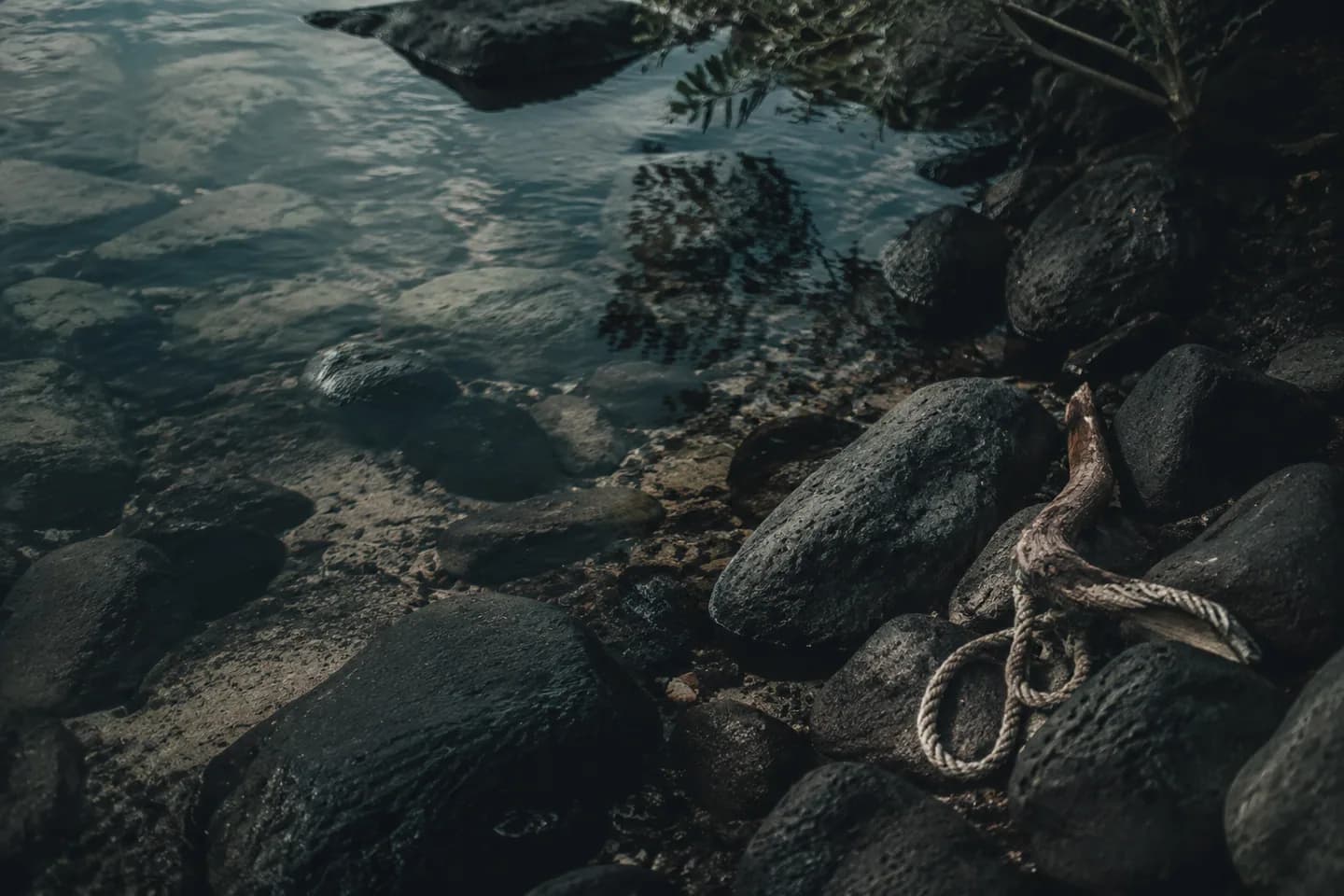Visual editorial budaya surf Indonesia